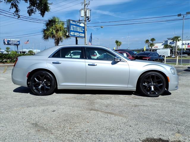 Photo of 2020 Silver Chrysler 300