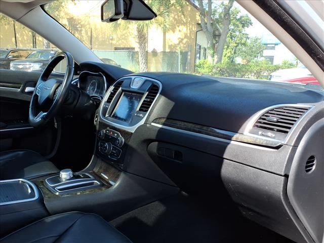 Photo of 2020 Silver Chrysler 300