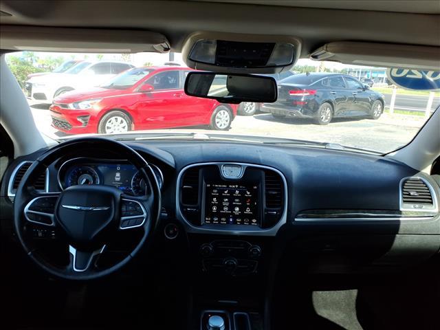 Photo of 2020 Silver Chrysler 300