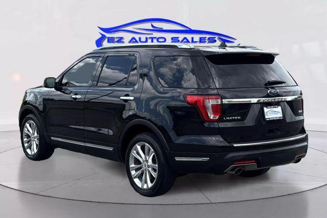 Photo of 2019 Black Ford Explorer