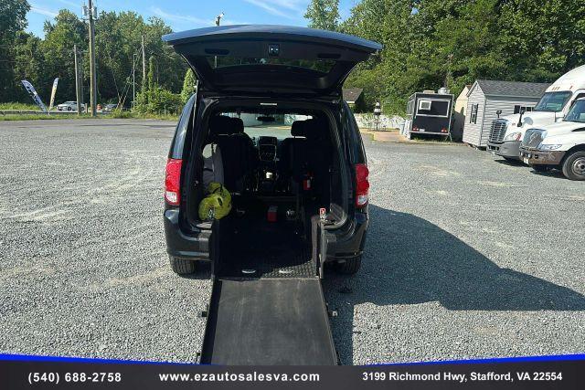 Photo of 2018 Black Dodge Grand Caravan
