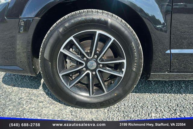 Photo of 2018 Black Dodge Grand Caravan