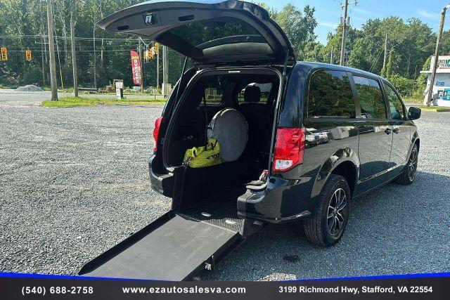 Photo of 2018 Black Dodge Grand Caravan