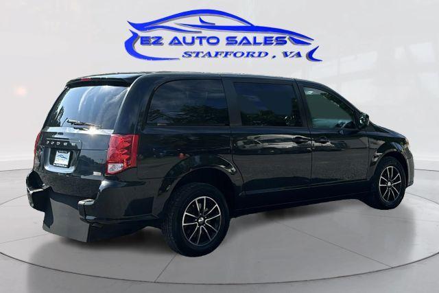 Photo of 2018 Black Dodge Grand Caravan