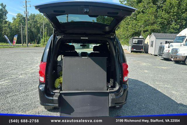 Photo of 2018 Black Dodge Grand Caravan