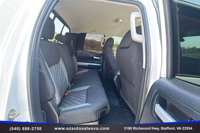 Photo of 2018 White Toyota Tundra