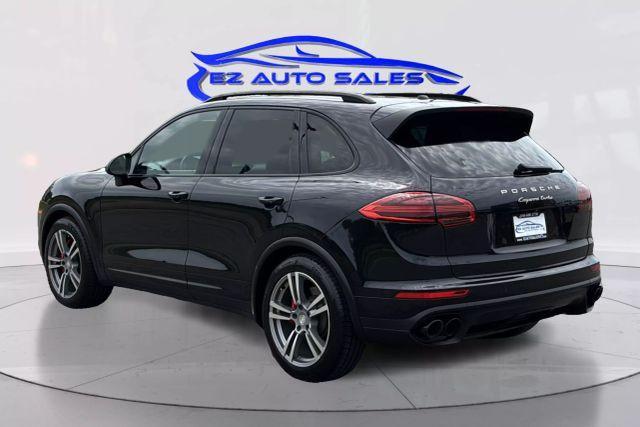 Photo of 2017 Black Porsche Cayenne