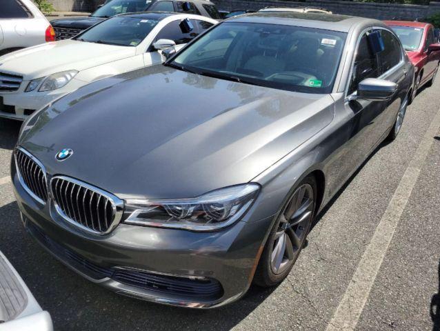 2016 BMW 750