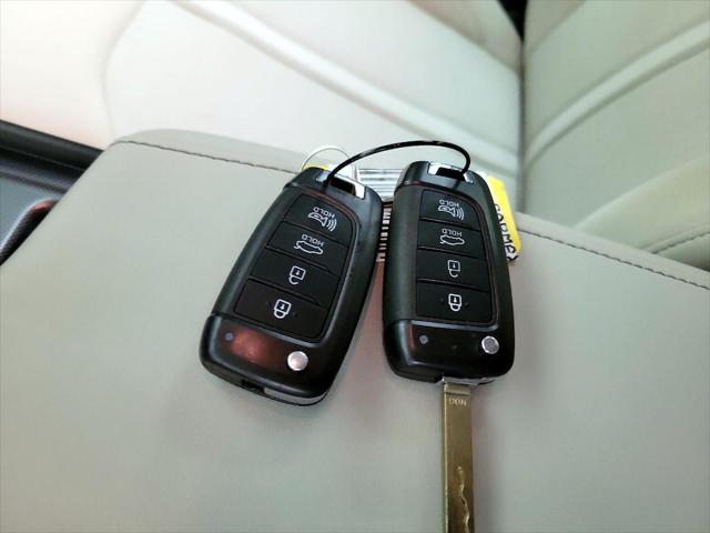 Photo of 2023 Gray Hyundai SONATA