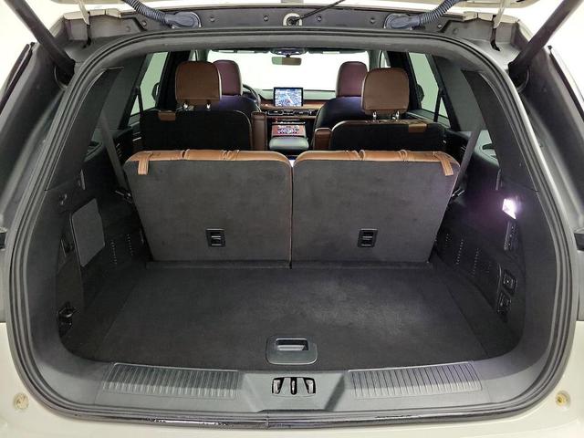 Photo of 2021 CERAMIC PEARL Lincoln Aviator