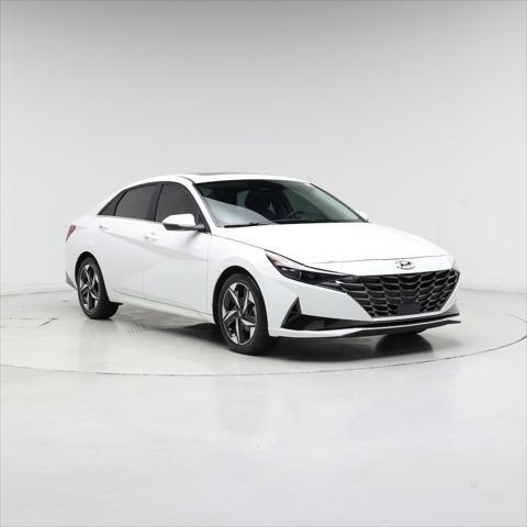 Photo of 2023 White Hyundai ELANTRA