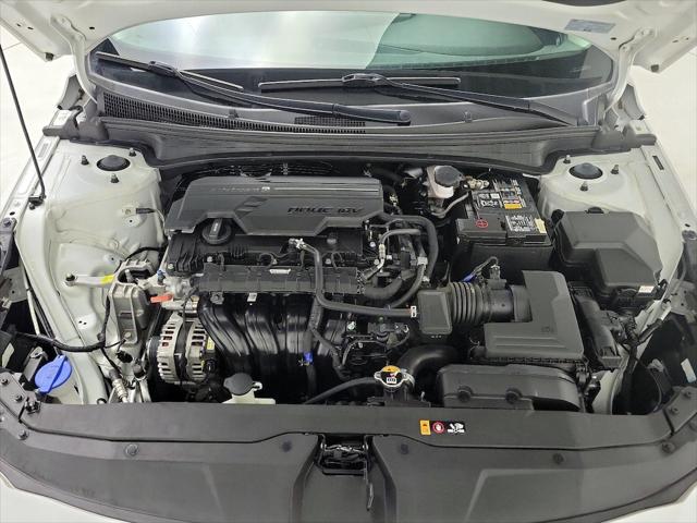 Photo of 2023 White Hyundai ELANTRA