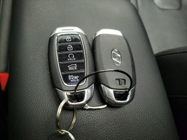 Photo of 2023 White Hyundai ELANTRA
