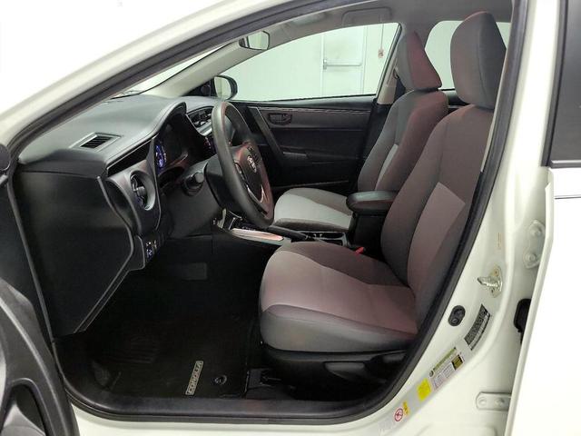 Photo of 2018 Super White Toyota Corolla