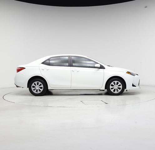 Photo of 2018 Super White Toyota Corolla