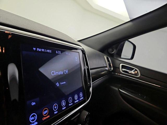 Photo of 2021 Diamond Black Crystal Pearlcoat Jeep Grand Cherokee