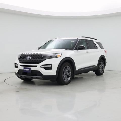 Photo of 2023 Star White Metallic Tri-Coat Ford Explorer