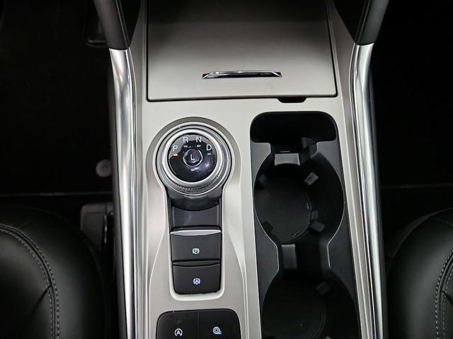 Photo of 2023 Star White Metallic Tri-Coat Ford Explorer