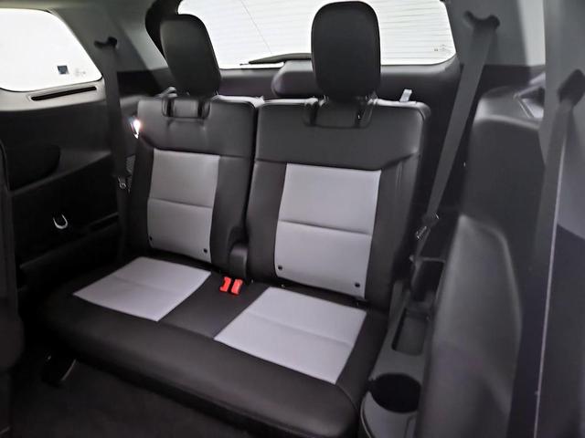 Photo of 2023 Star White Metallic Tri-Coat Ford Explorer