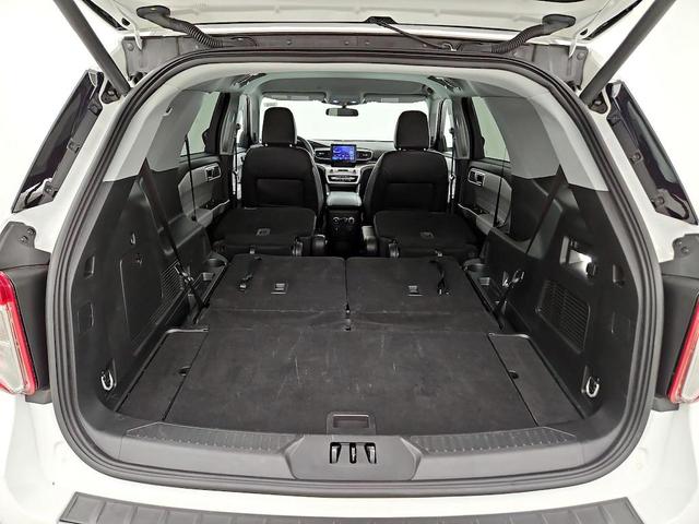 Photo of 2023 Star White Metallic Tri-Coat Ford Explorer