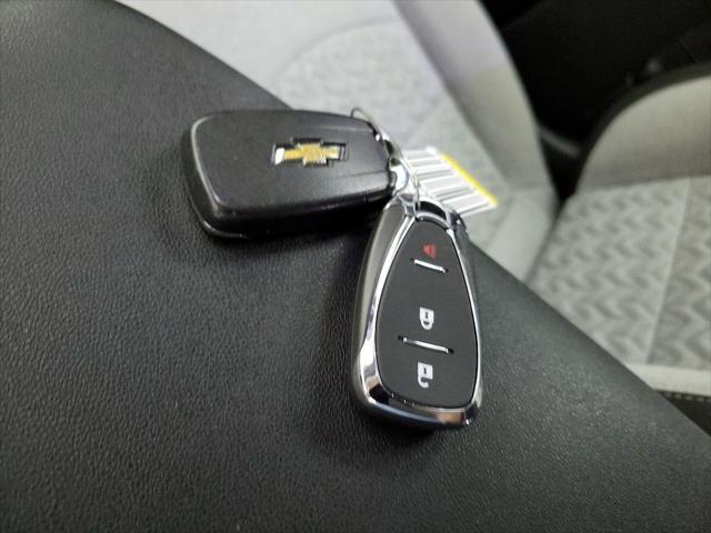 Photo of 2023 Sterling Gray Metallic Chevrolet Equinox
