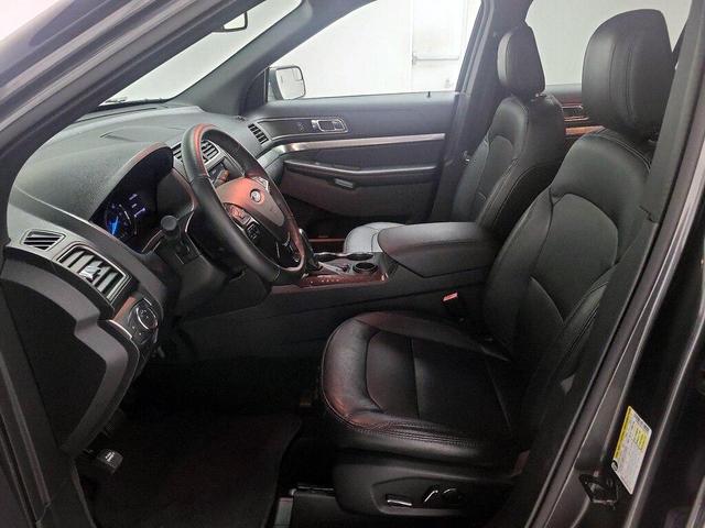 Photo of 2018 Magnetic Metallic Ford Explorer
