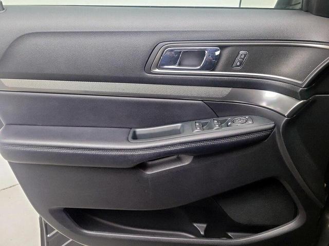 Photo of 2018 Magnetic Metallic Ford Explorer