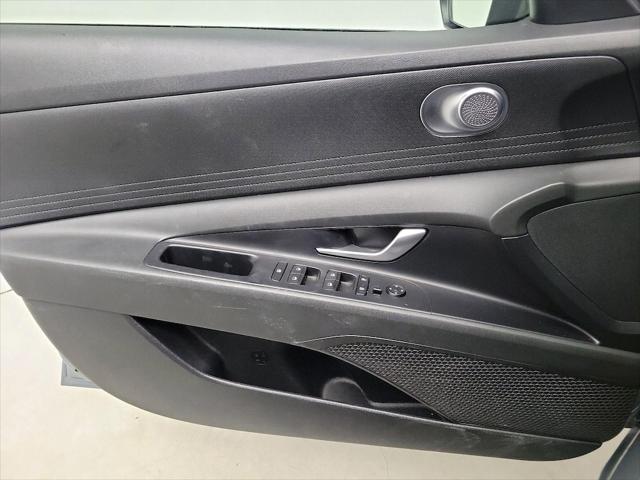 Photo of 2023 Gray Hyundai ELANTRA