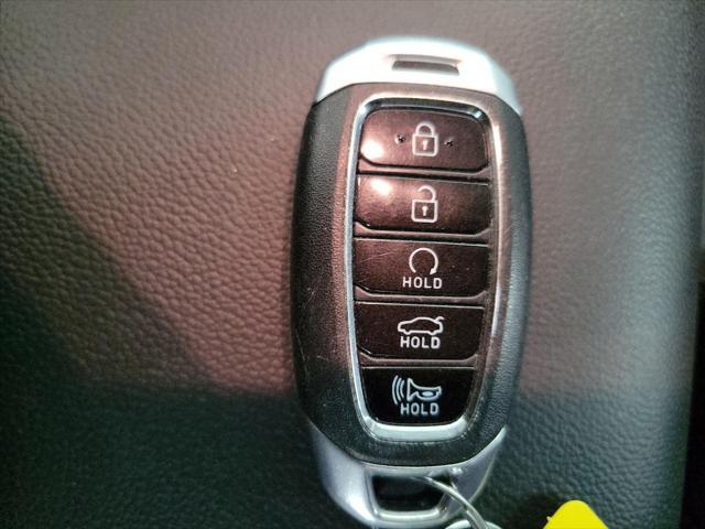 Photo of 2023 Gray Hyundai ELANTRA