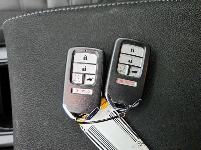 Photo of 2021 Platinum White Pearl Honda CR-V