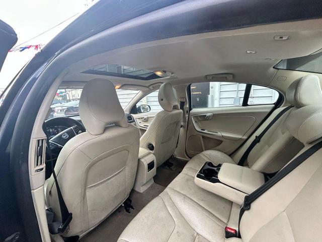 Photo of 2015 Blue Volvo S60