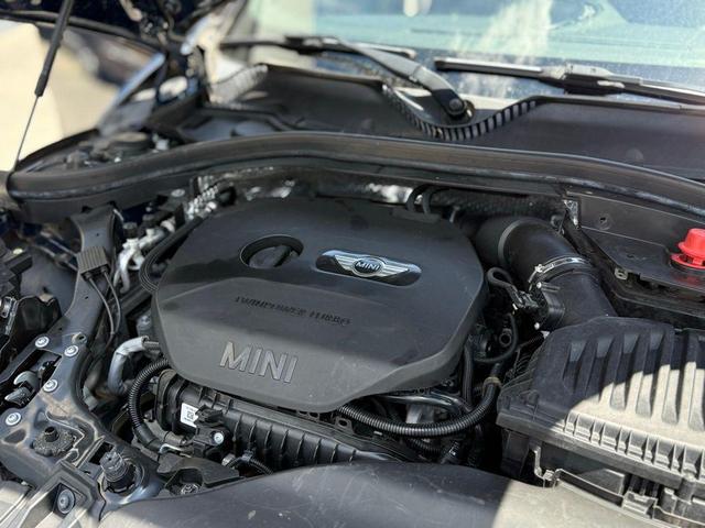 Photo of 2016 Blue MINI Clubman