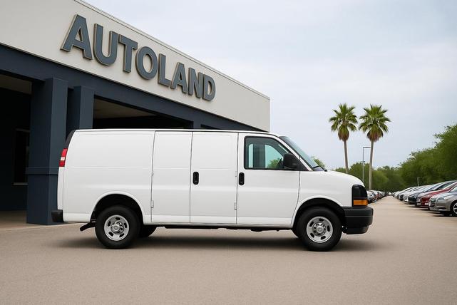 Photo of 2014 Summit White Chevrolet Express 2500