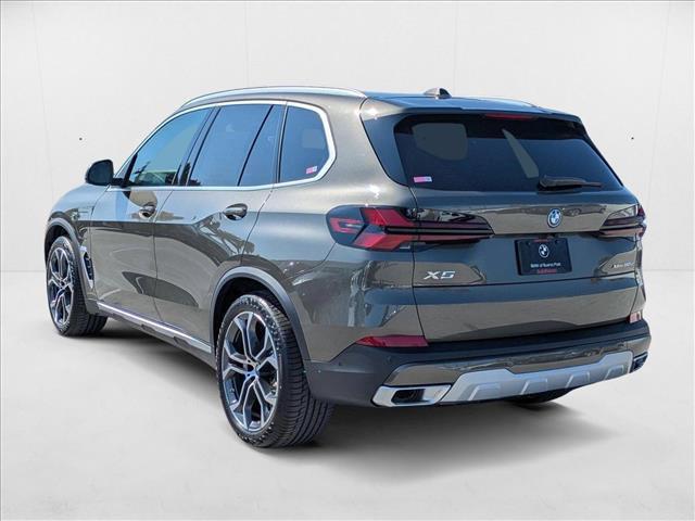 Photo of 2026 Manhattan Green Metallic BMW X5 PHEV