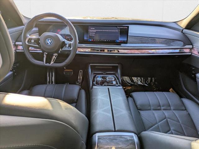 Photo of 2024 Black Sapphire Metallic BMW i7