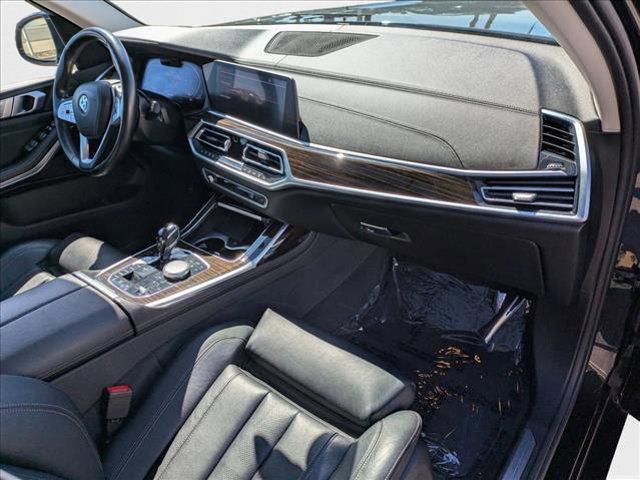 Photo of 2019 Black Sapphire Metallic BMW X7