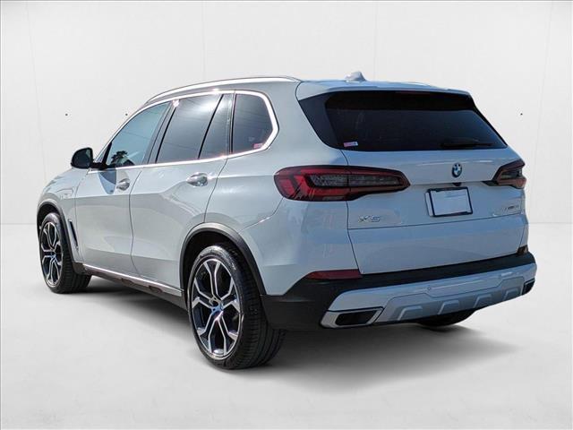 Photo of 2022 Alpine White BMW X5