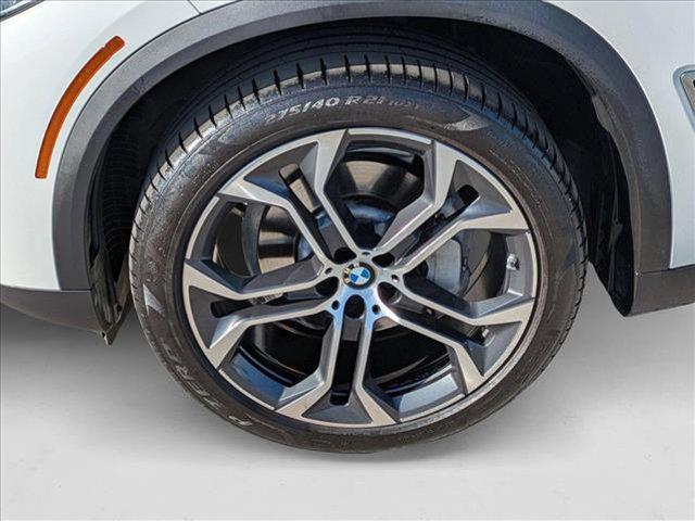 Photo of 2022 Alpine White BMW X5