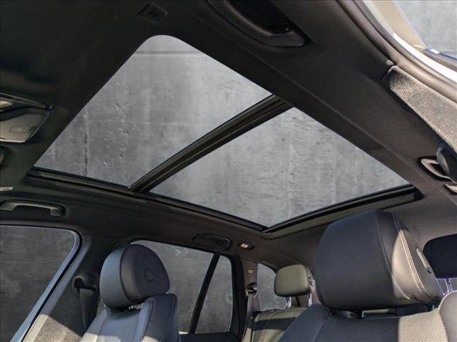 Photo of 2022 Alpine White BMW X5