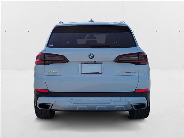 Photo of 2022 Alpine White BMW X5