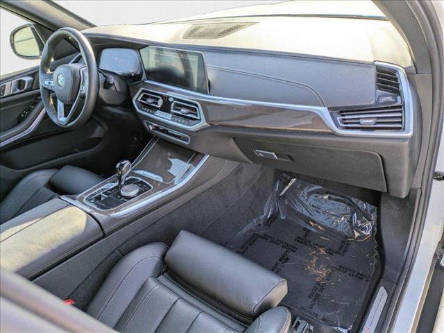 Photo of 2022 Alpine White BMW X5