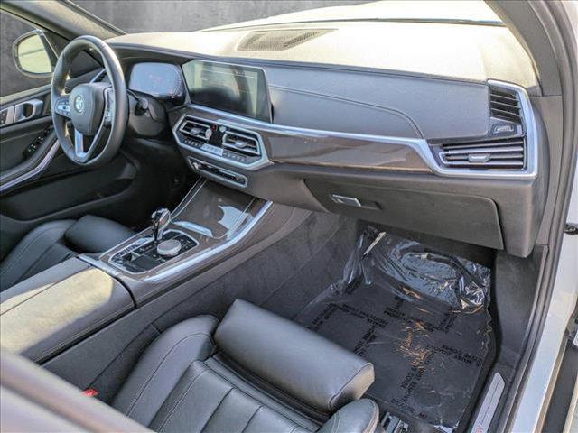 Photo of 2022 Alpine White BMW X5
