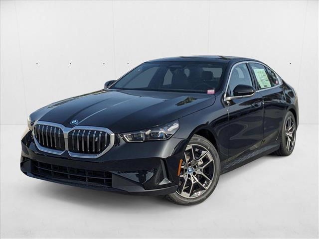 Photo of 2025 Black Sapphire Metallic BMW i5