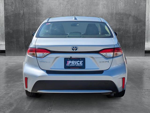Photo of 2022 Silver/Gray Toyota Corolla Hybrid