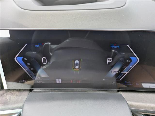 Photo of 2026 Mineral White Metallic BMW X5 PHEV