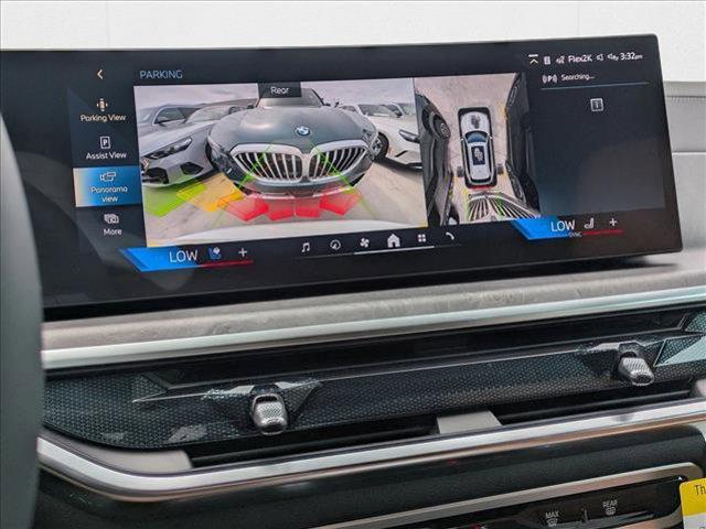 Photo of 2026 Mineral White Metallic BMW X5 PHEV