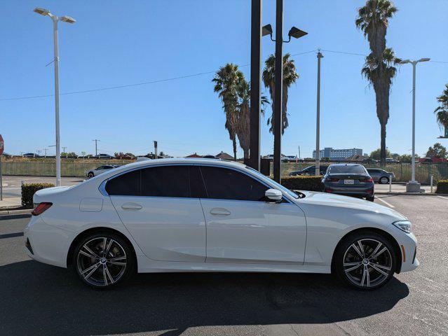 Photo of 2022 Alpine White BMW 330
