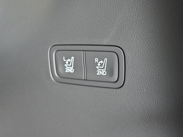 Photo of 2026 Shimmering Silver Hyundai SANTA FE HEV