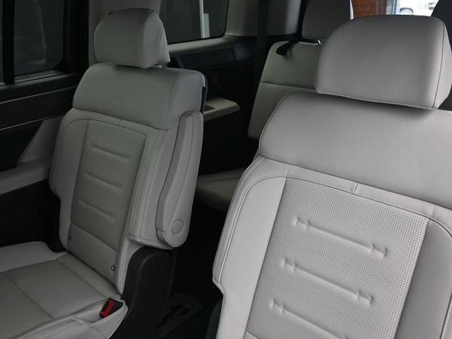 Photo of 2026 Shimmering Silver Hyundai SANTA FE HEV
