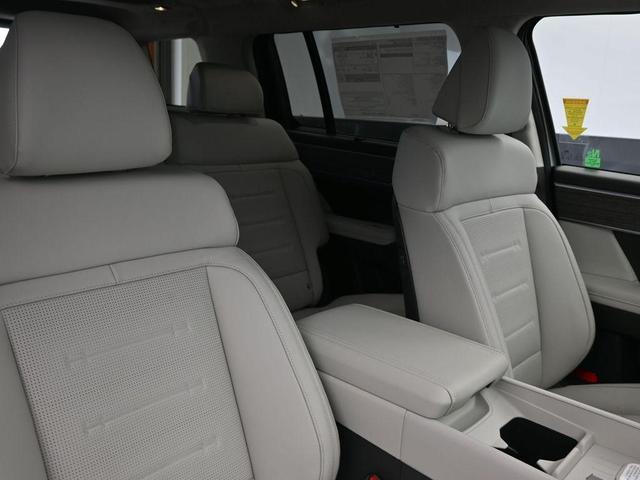 Photo of 2026 Shimmering Silver Hyundai SANTA FE HEV